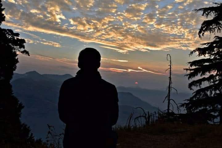 दिल में दर्द इतना की, बता नहीं सकते।'s image