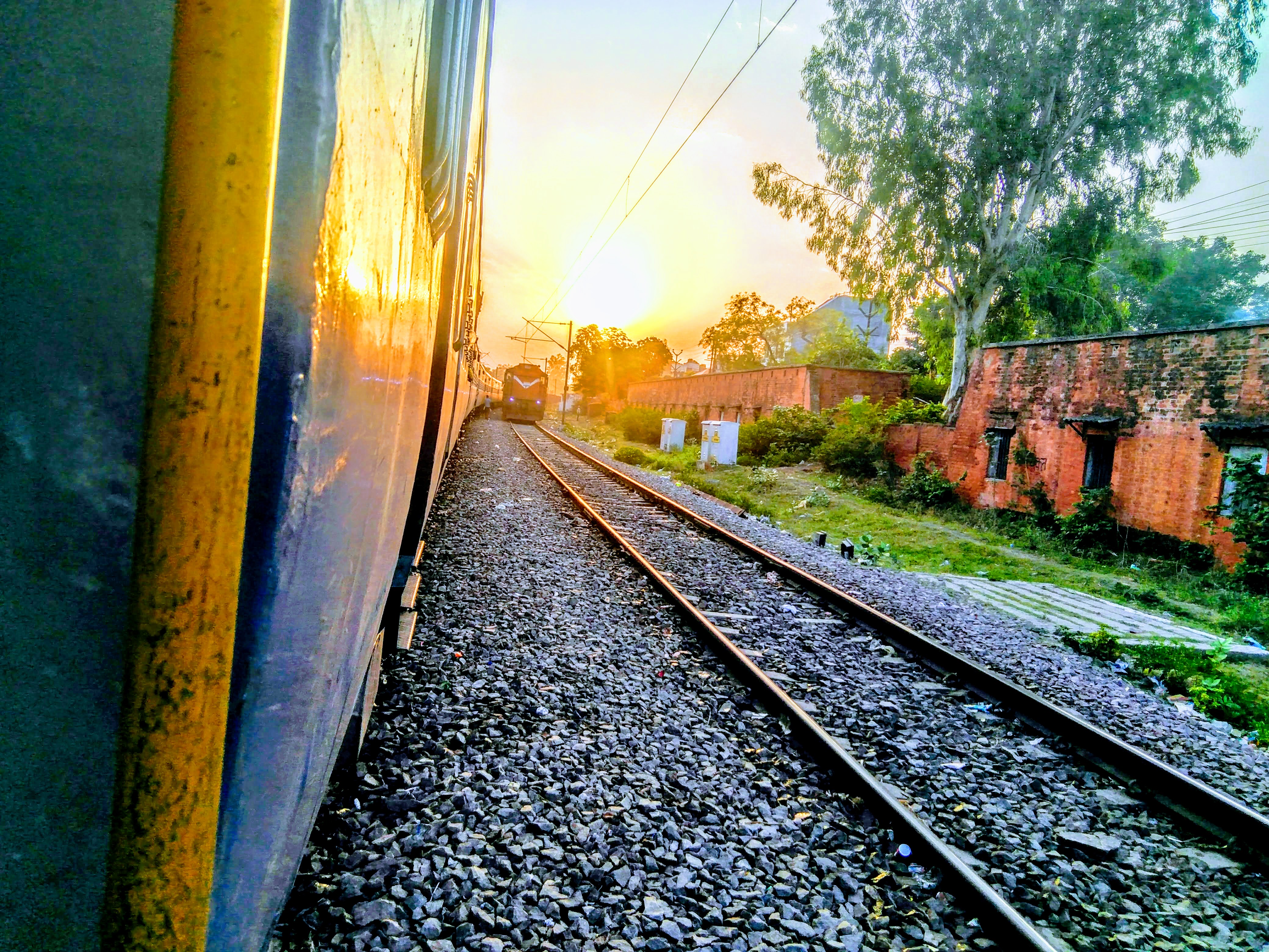 "वो 5:40 की लास्ट लोकल"'s image