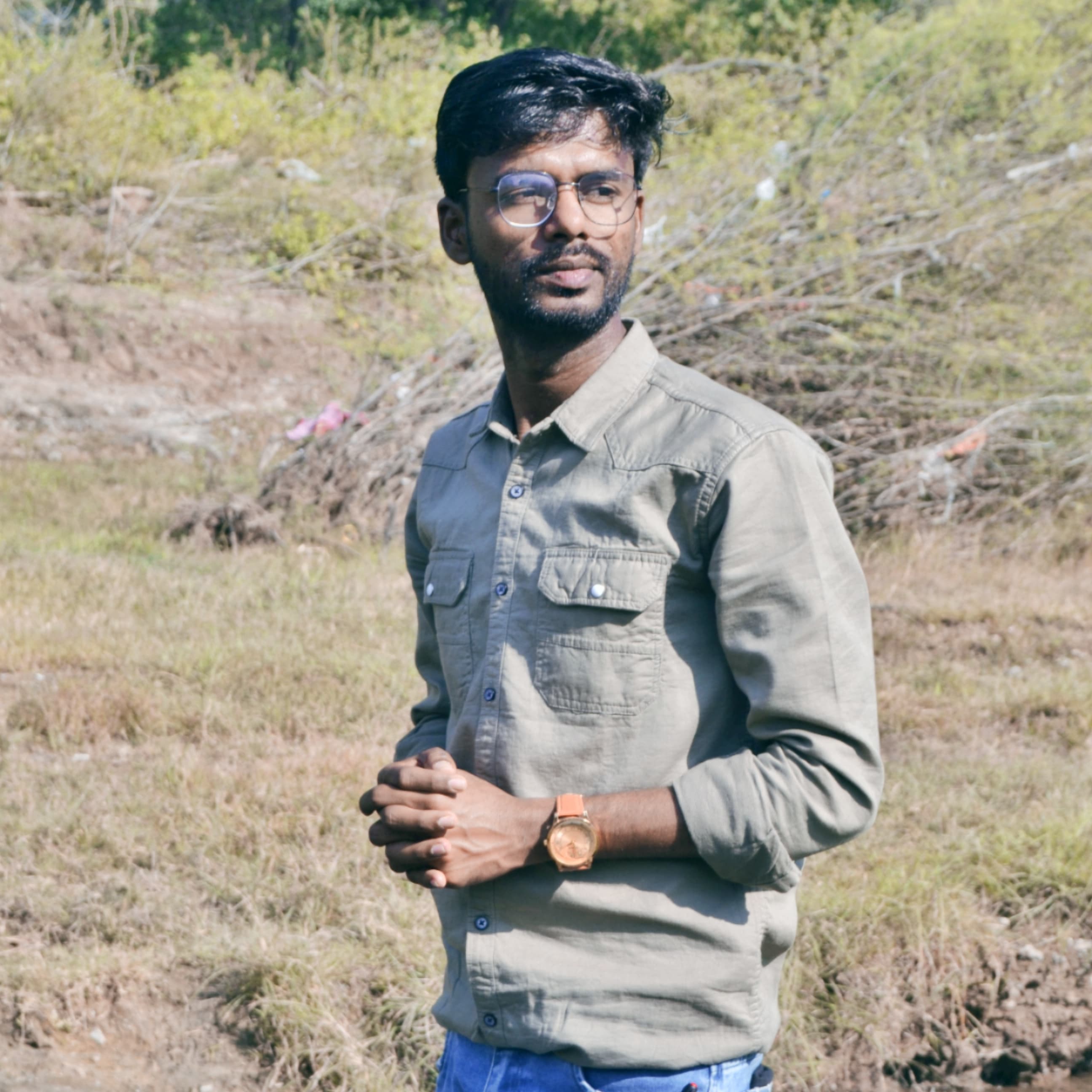 ग़ज़ल - फ़िक्र के आईने में जब भी उसे देखता हूं's image