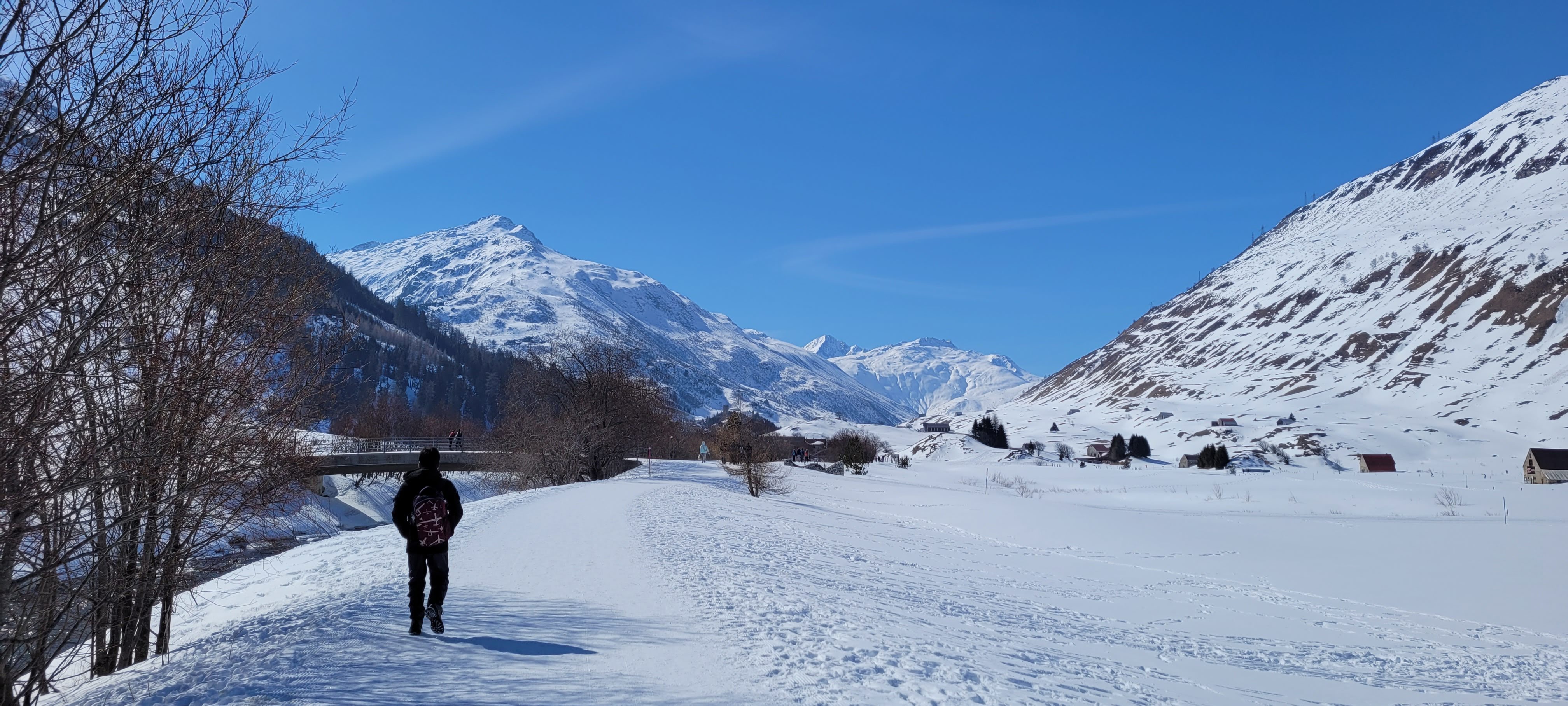 एक तट's image