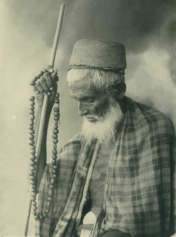 मैं मुहब्ब्त यहाँ बाँटता रह गया's image