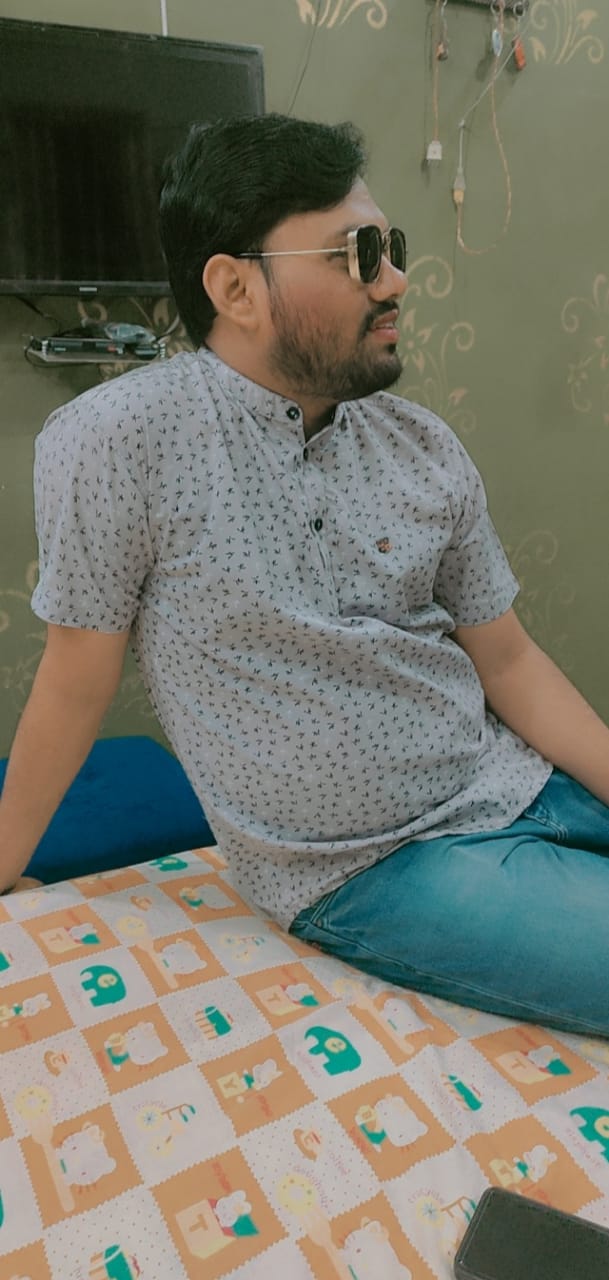 ग़ज़ल- सरे बाजार सौदा हो रहा है's image