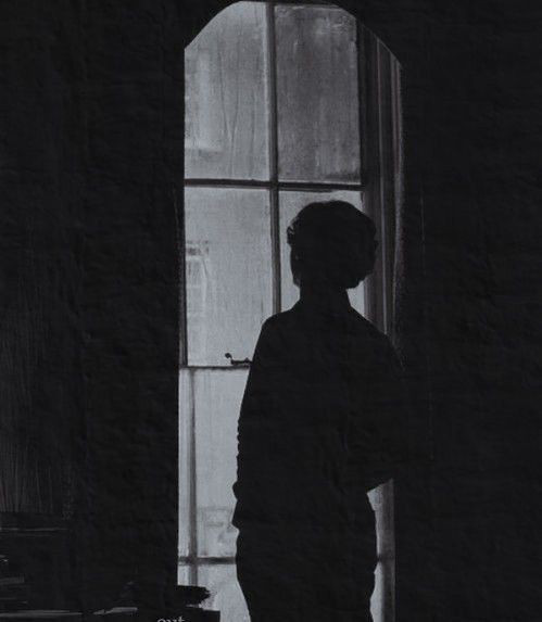 लकीरे गवाह देती हे मेरे इश्क की,
मेरे मुकद्दर में बिछड़ना लिखा होगा...'s image