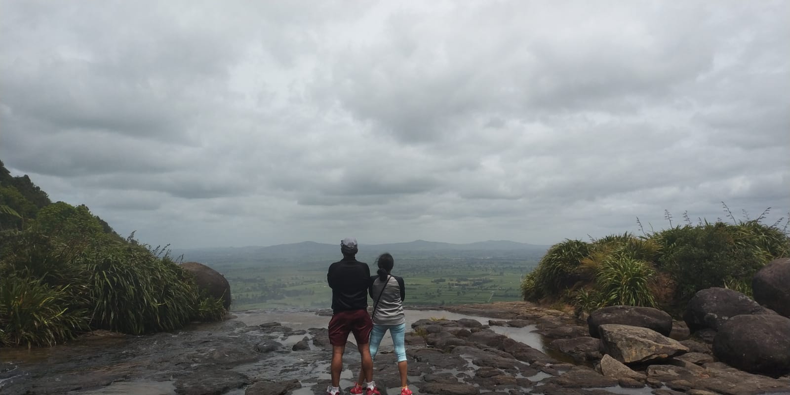 कुछ प्यार की बातें होती .....'s image