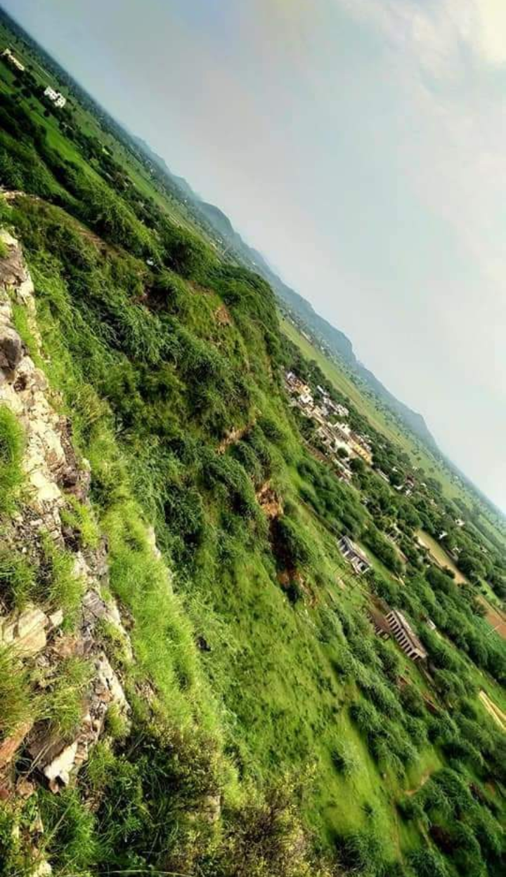 दीपांशी का ननिहाल's image