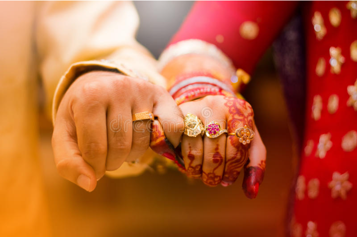 शादी हमारी परंपरागत हुई थी's image