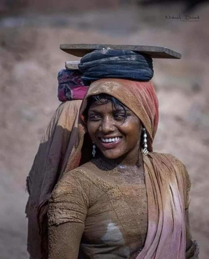 ख़ुशी कभी दौलत का मोहताज नहीं हों सकता..