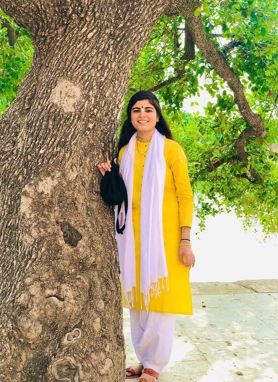 सपनें हैं वो मेरे कोई ख्वाहिश नहीं,  जिन्हें भूलकर मैं नज़रें अपनी हटा लूं..