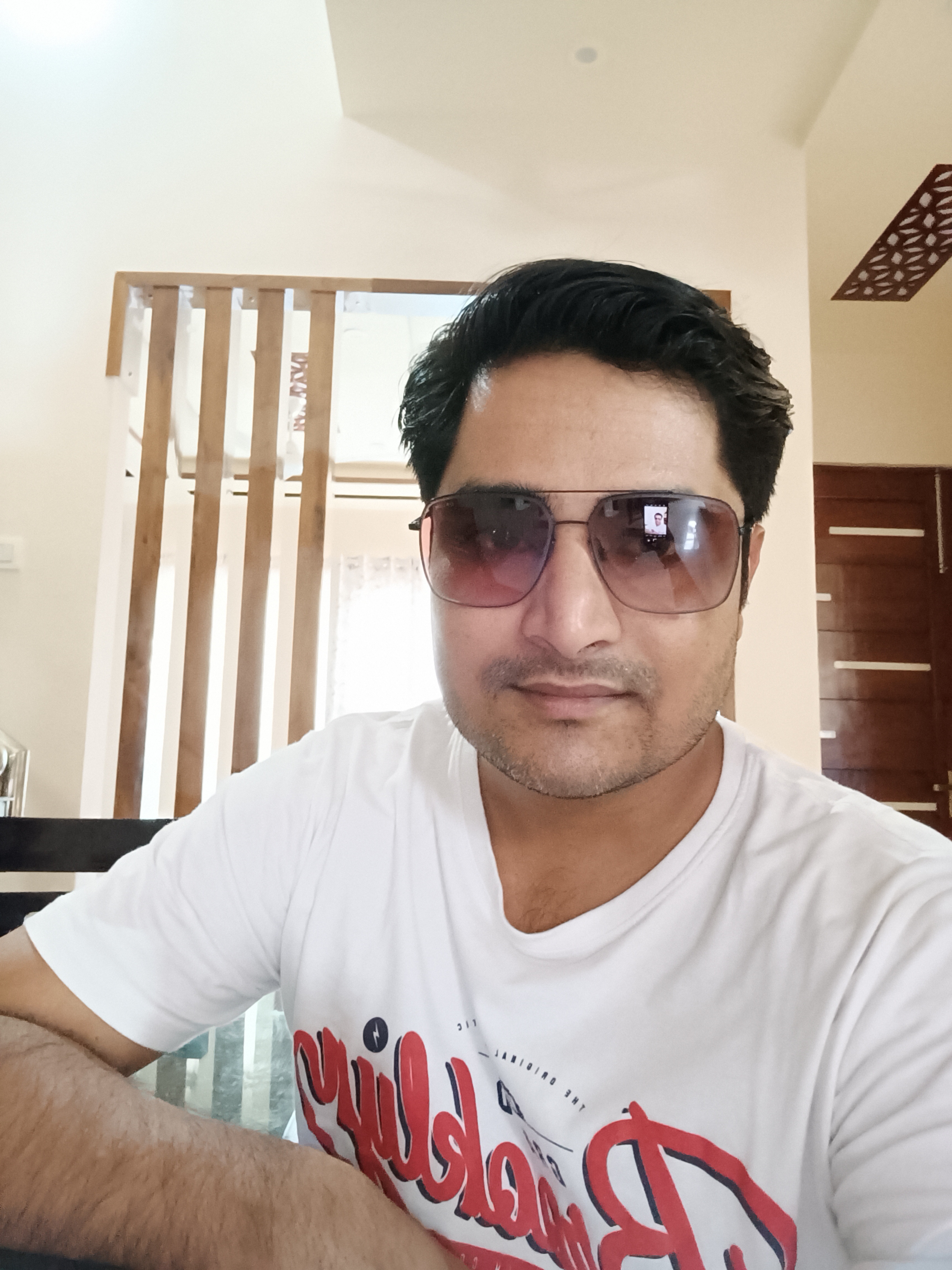 खास लोग's image