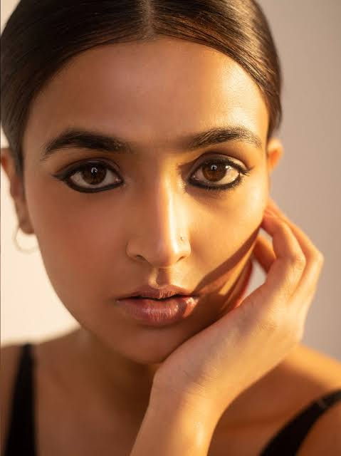 आकर्षण's image