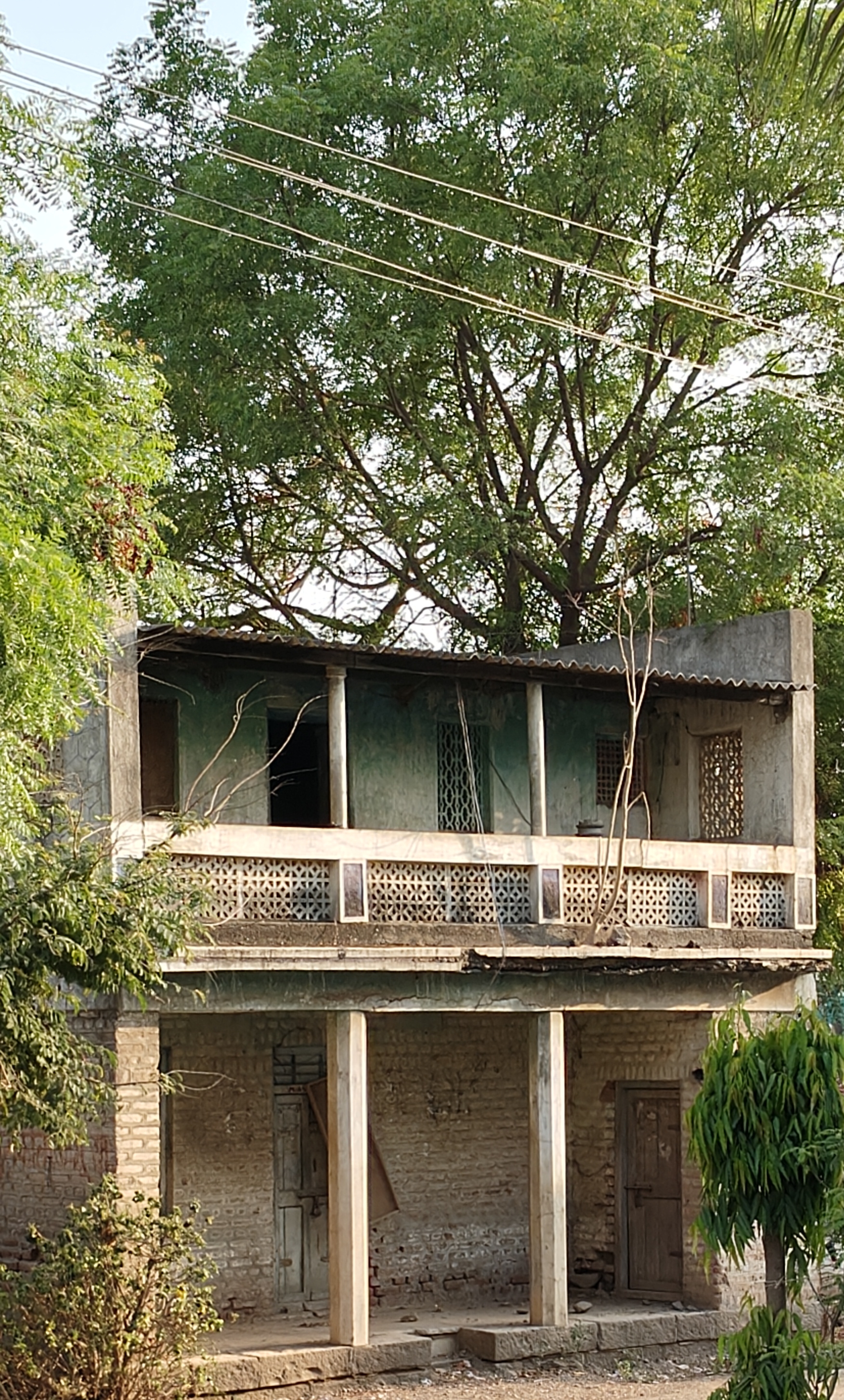 पुराना घर's image