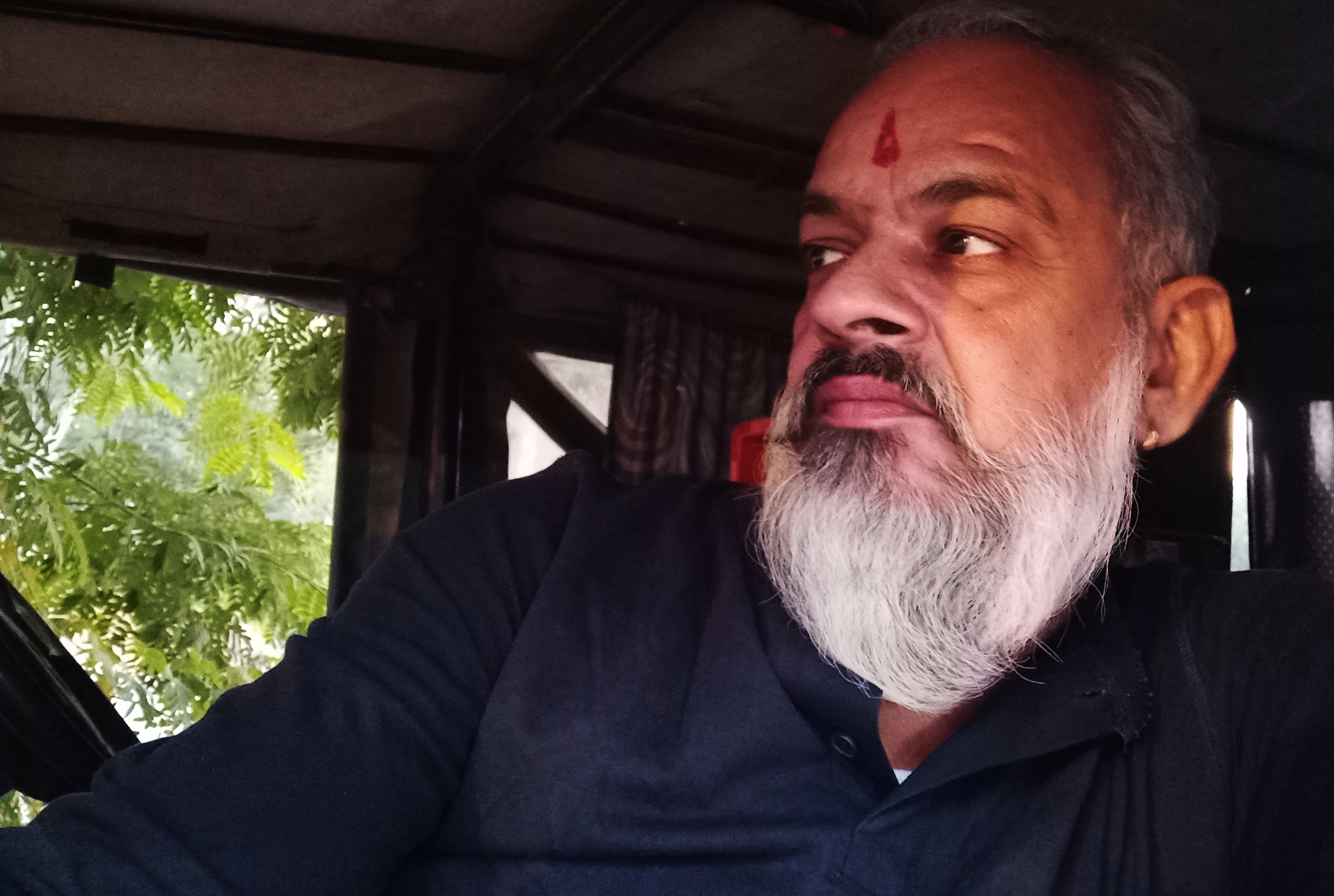 उनको माफ कर दिया।'s image