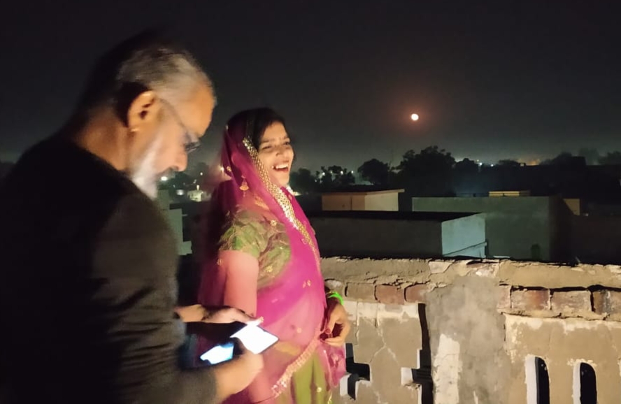 बेनकाब मेरा महबूब निकला है...