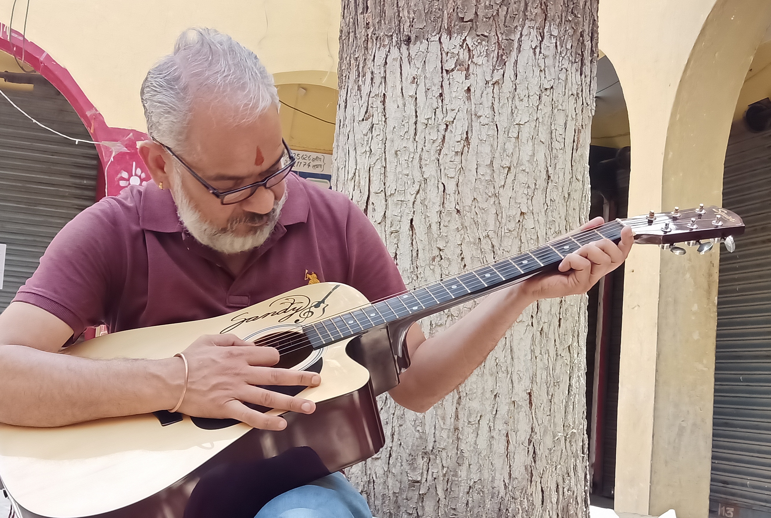 तुझे गुनगुनाना चाहता हूँ's image