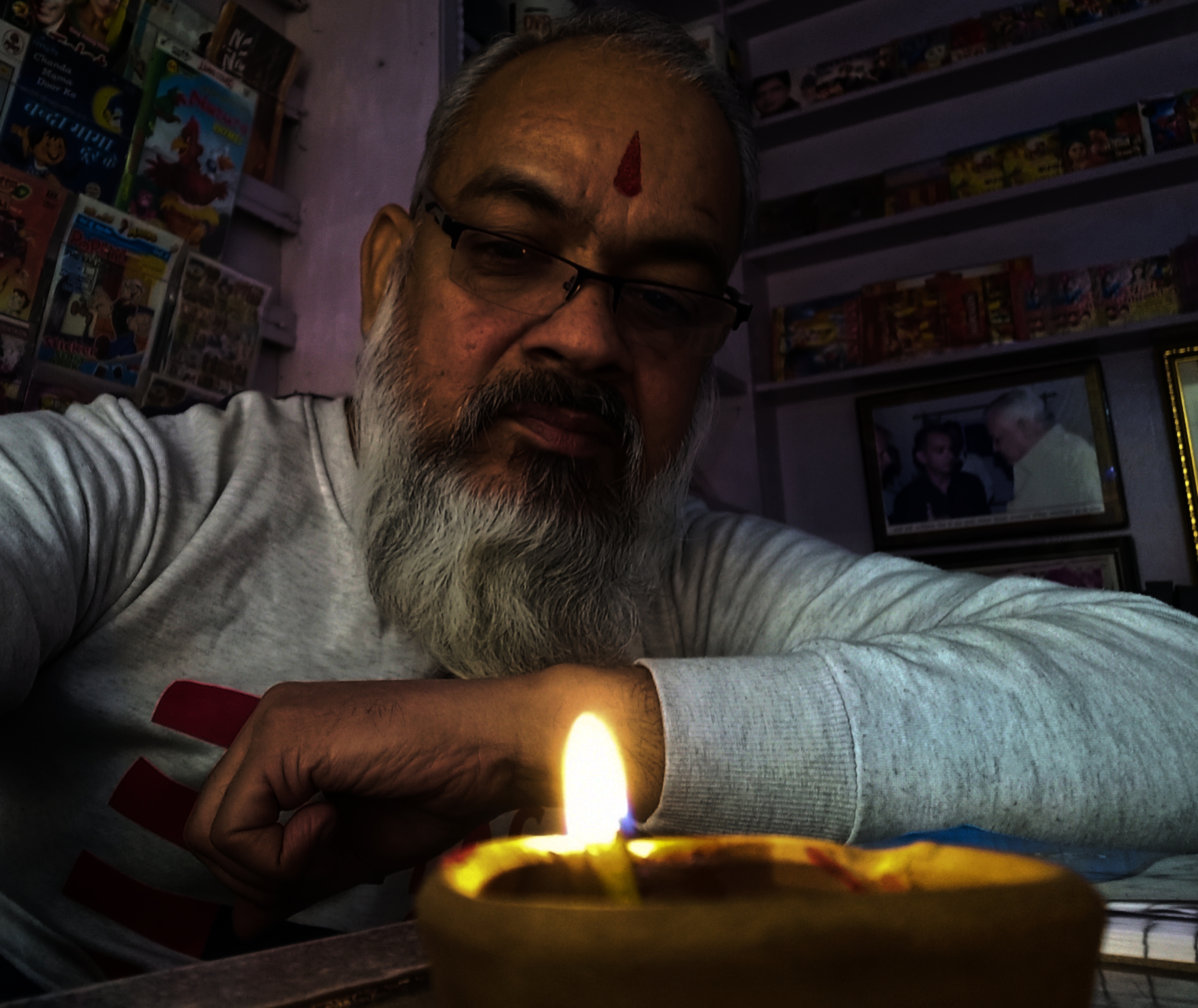 इश्क के चराग's image