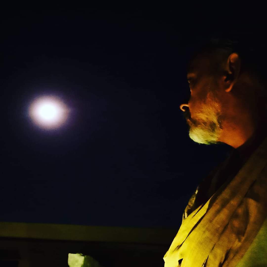 खामोशी....'s image