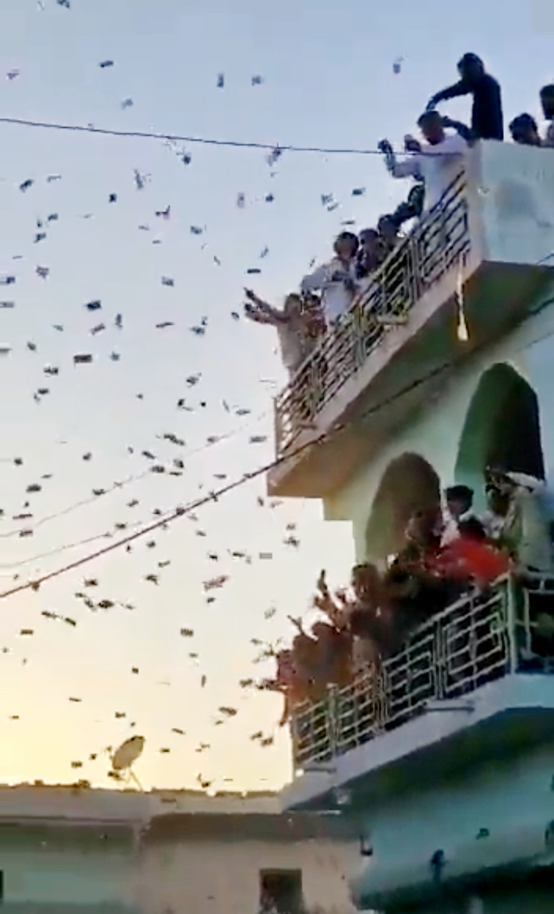 "उड़ाने के लिए ही कमाते है"'s image