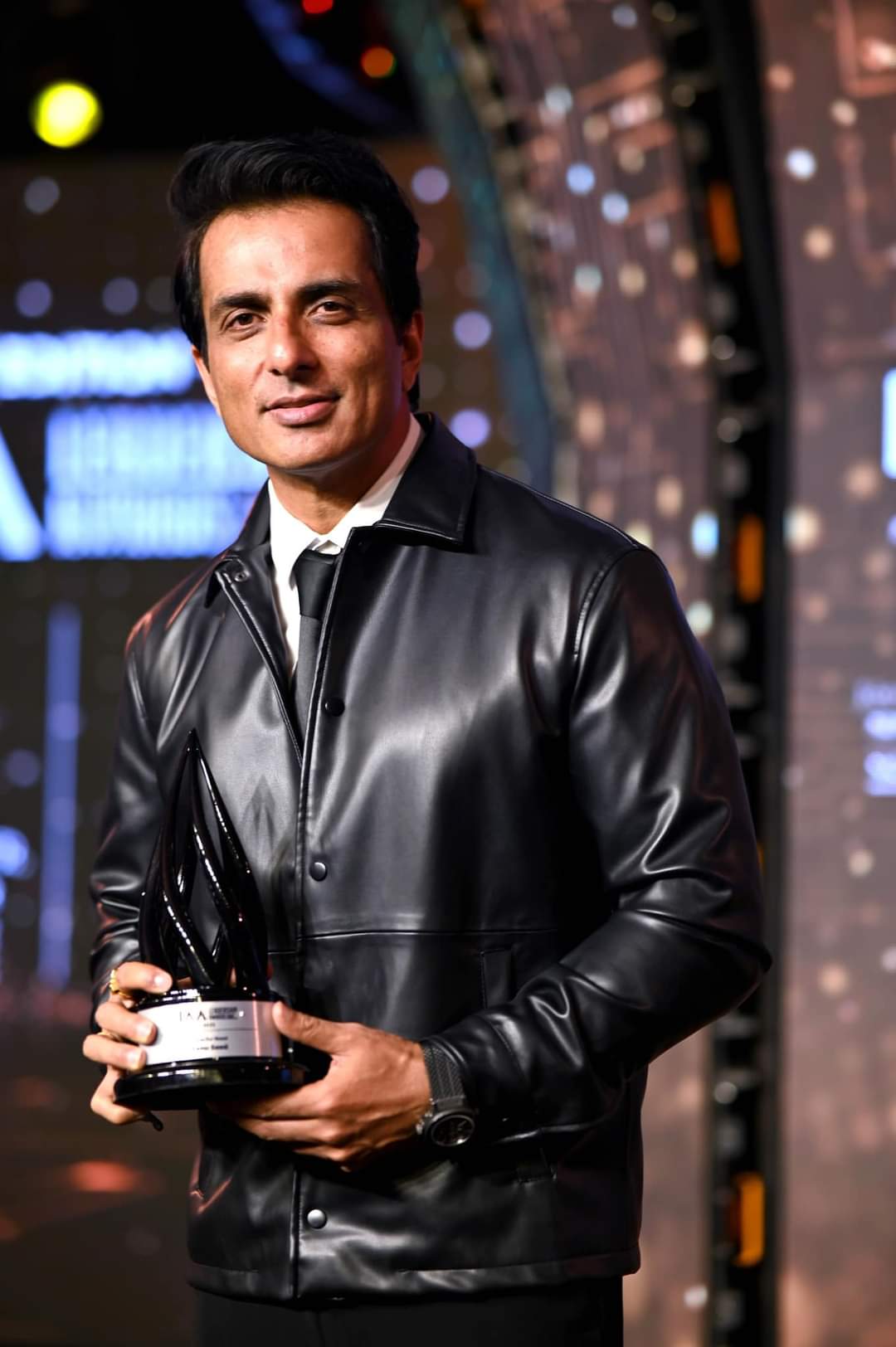 सोनू सूद सर (जन्मदिन)'s image