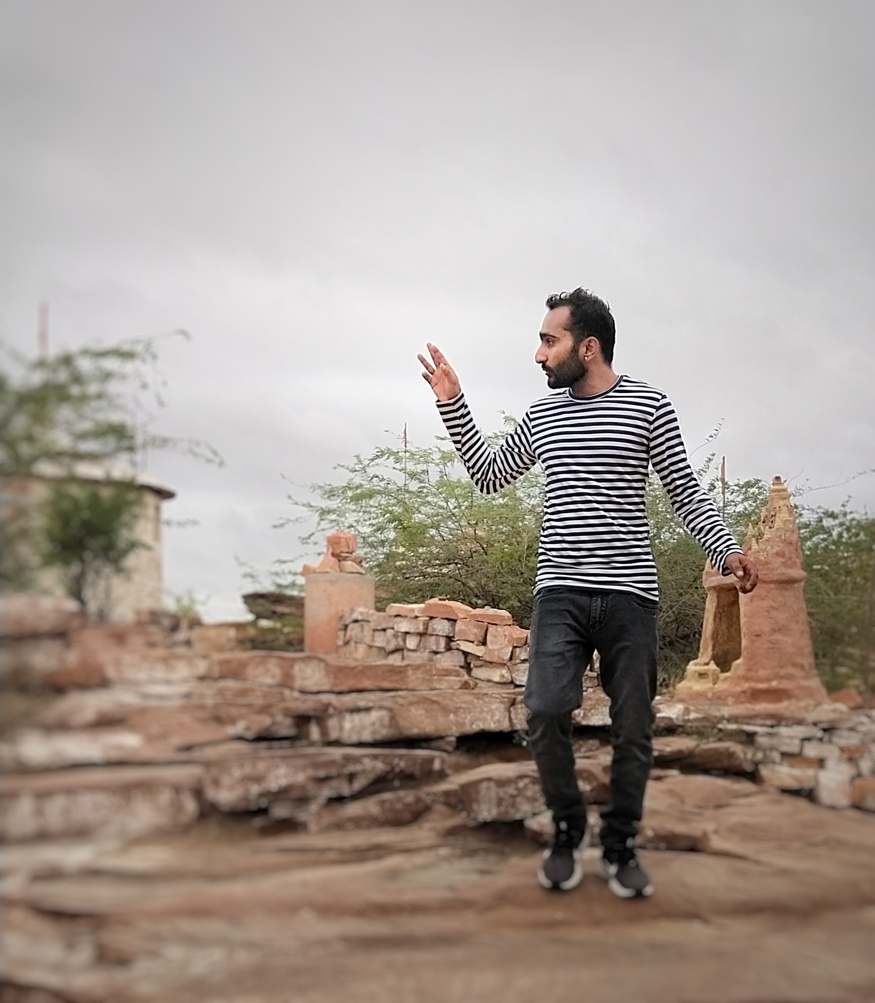 इशारे..'s image