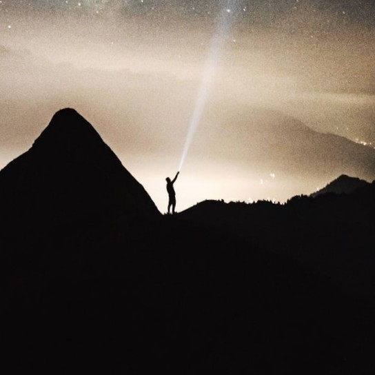 सत्य की खोज - कामिनी मोहन।'s image