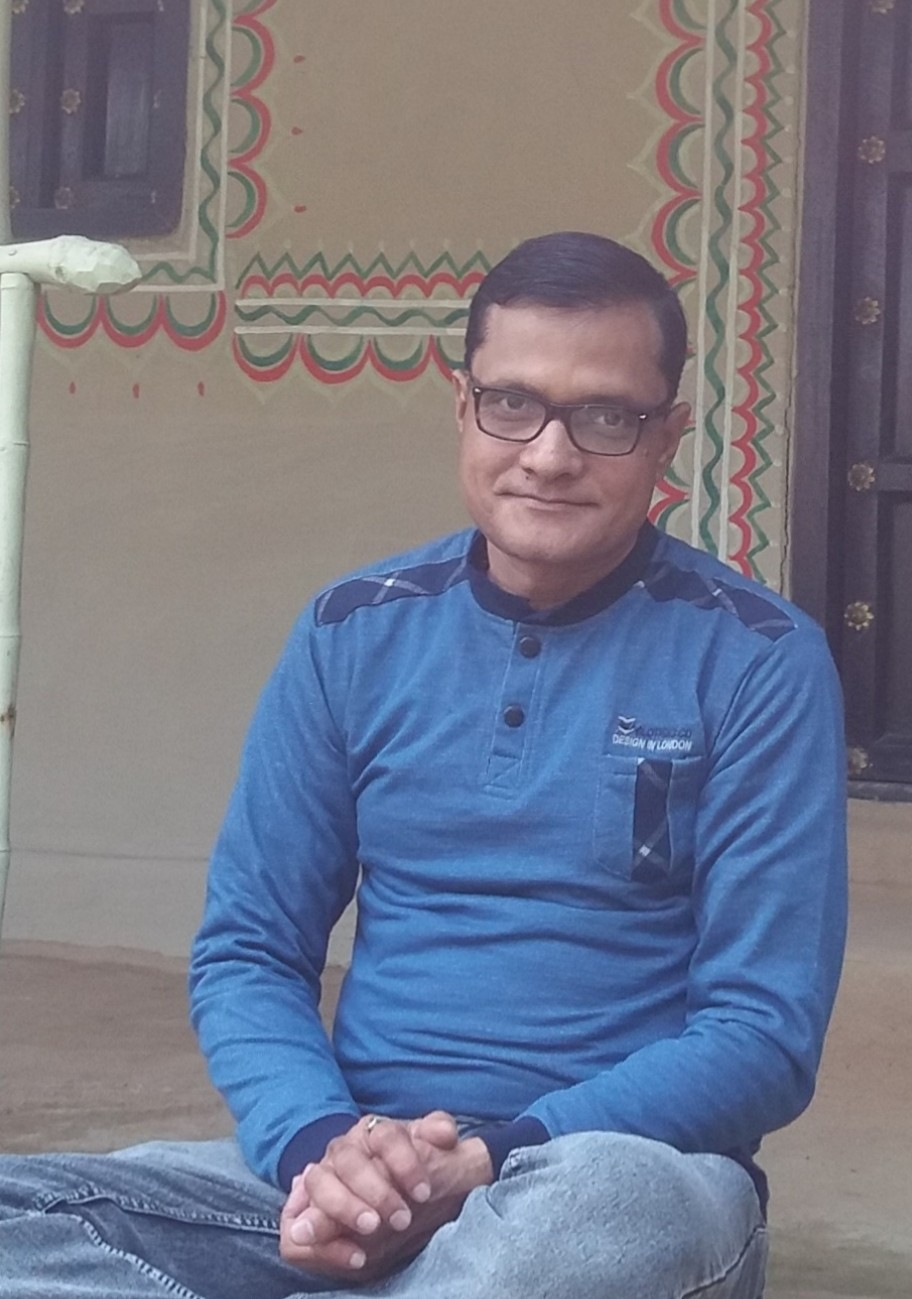 हताश, मर्मांहत अंतर्द्वंद्व - कामिनी मोहन।'s image