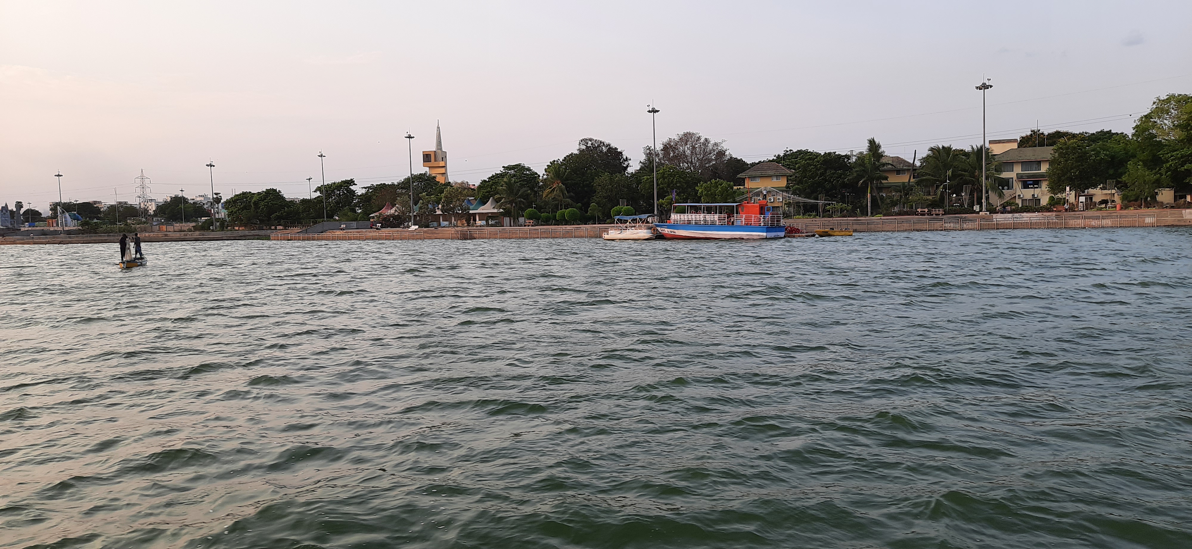 विजयवाड़ा के बेन्जसर्किल के's image