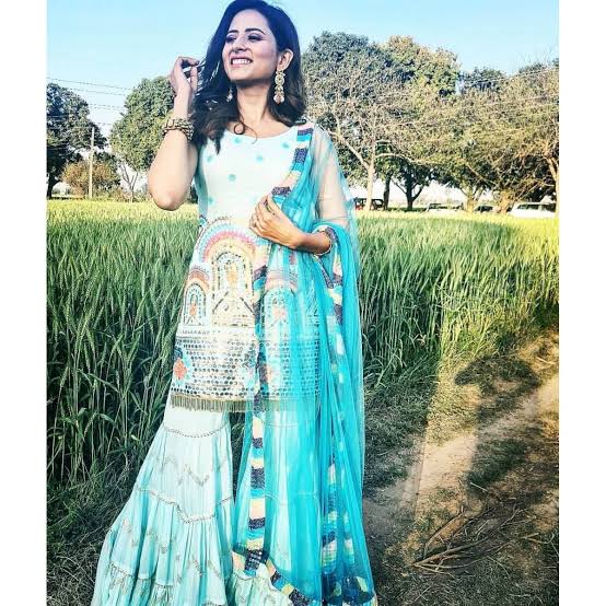 उस कुड़ी नाल नु में क्या लिखदा...'s image