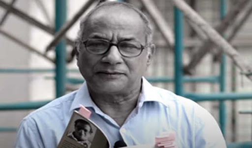 सरल होना साधारण होना नहीं है!  - मंगलेश डबराल