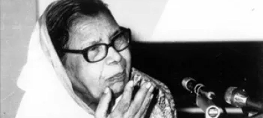 एक जीवन गाथा हैं कवियित्री महादेवी वर्मा