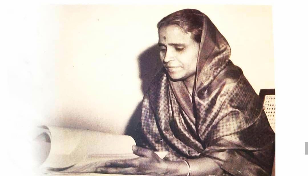 डॉ. सरोजिनी बाबर: लोकसाहित्य व संस्कृतीचे सृजनशील शिल्पकार's image