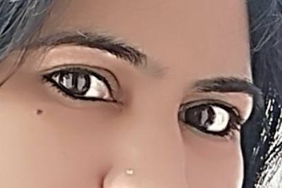 लब तो हैं ख़ामोश's image