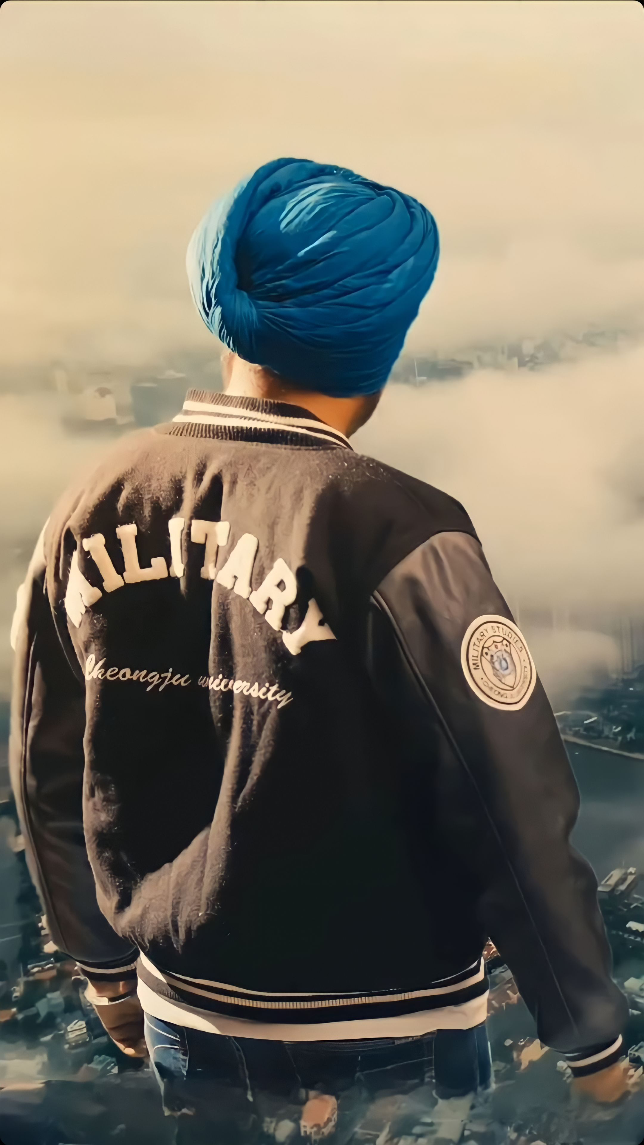 आशिक़ हूं मैं कोई आवारा नहीं हूं's image