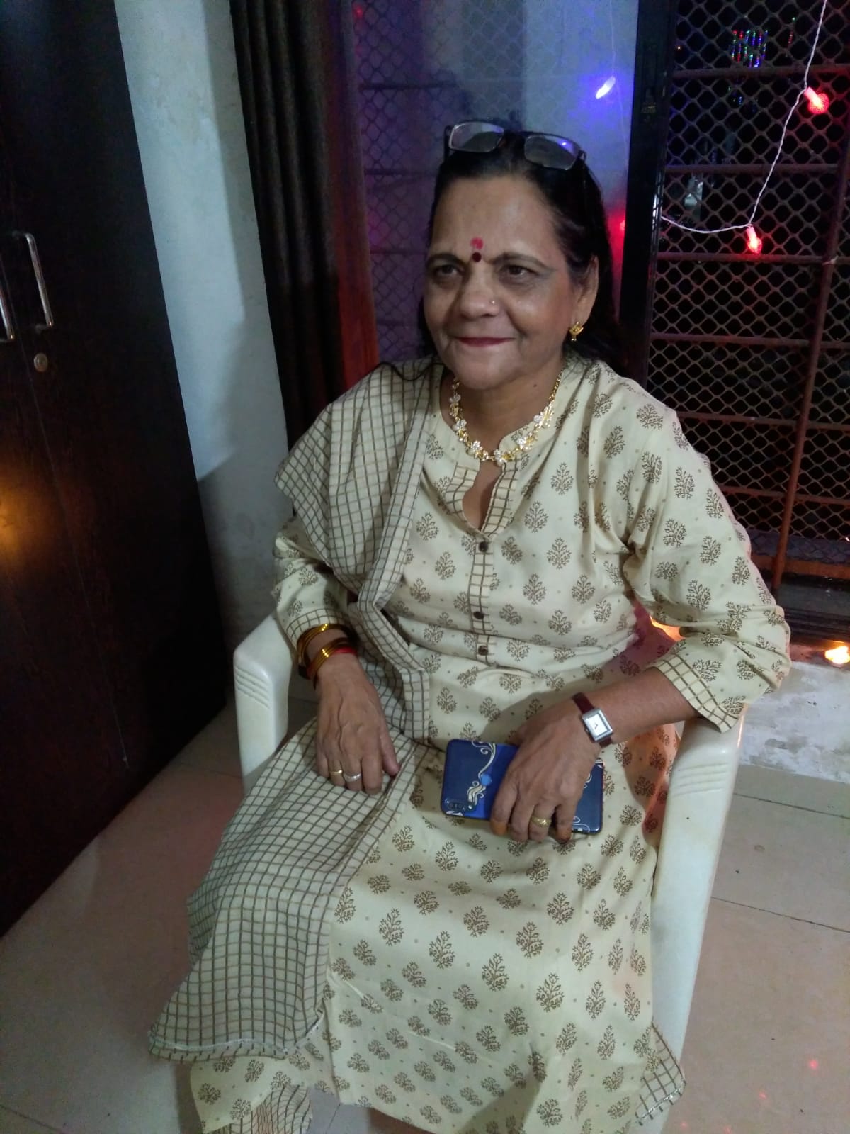 खामोशी's image