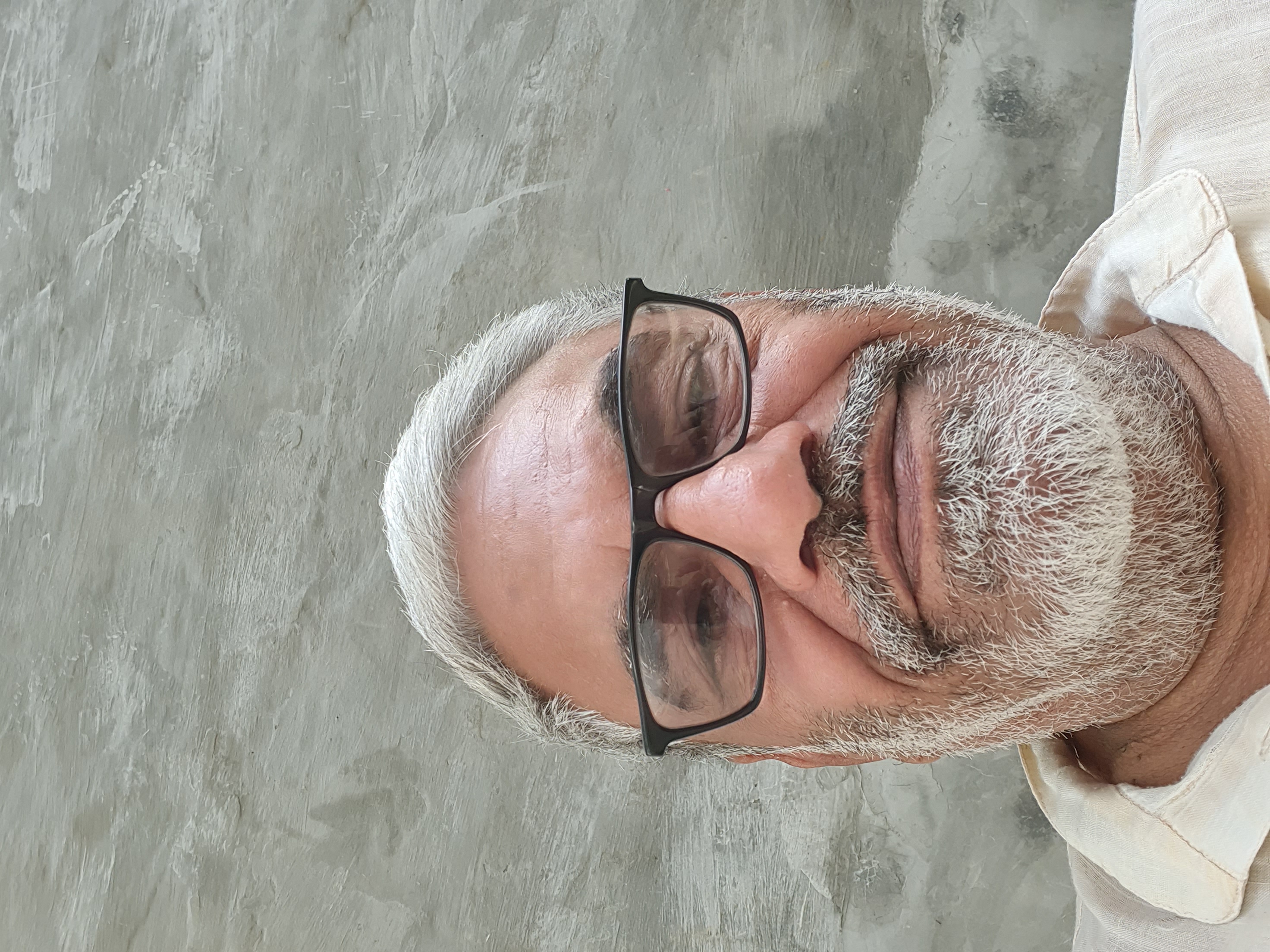 हासिल हमको हो जाता है बशर शेर-ओ-सुख़न के अल्फ़ाजों में's image