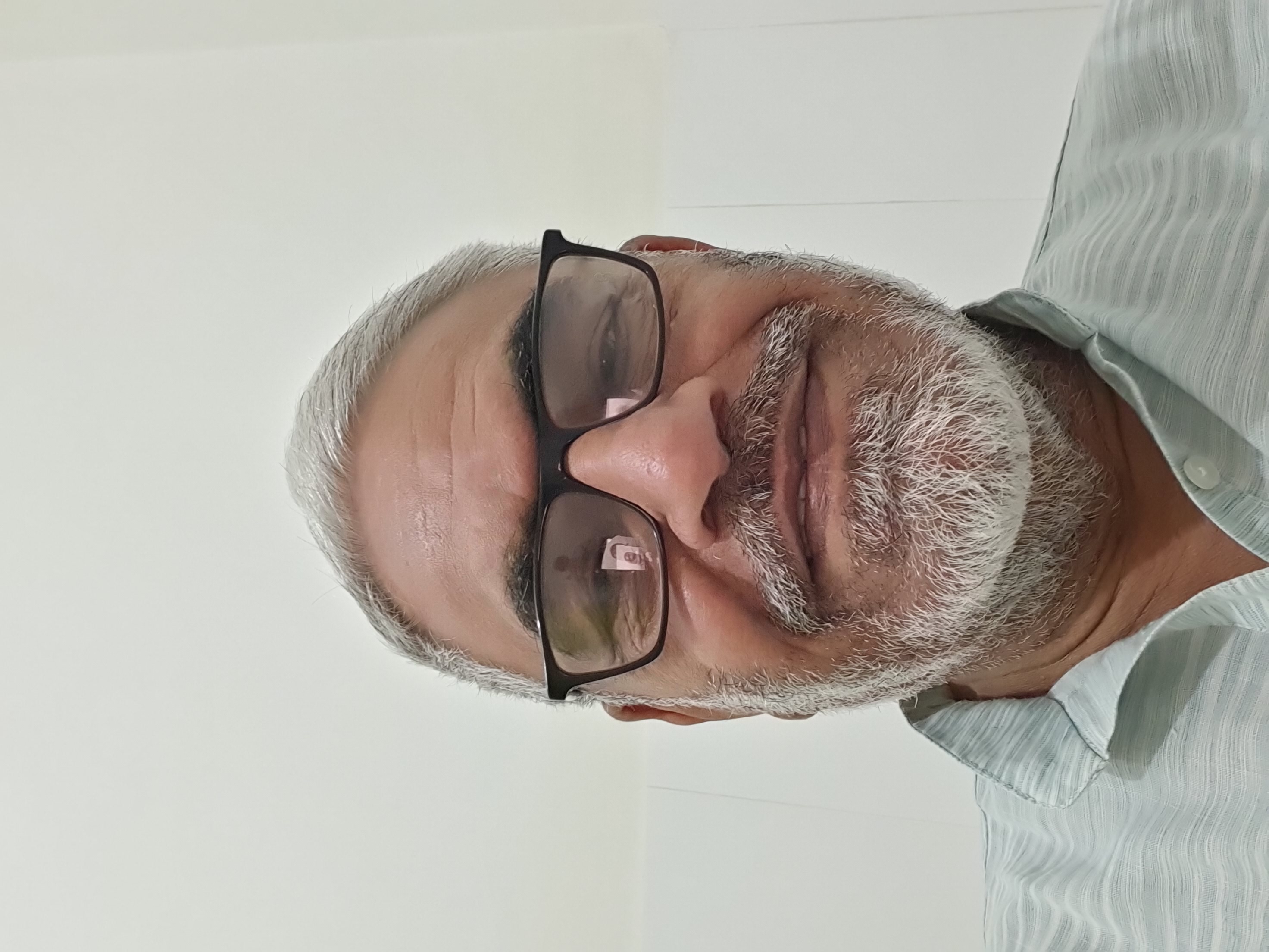 दुनिया जहाँ में बशर महज़ उतना ही तिरा सरमाया है's image