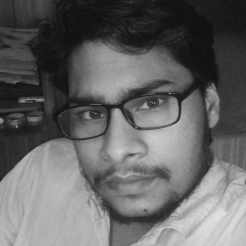मैं तन्हा नहीं हूँ's image