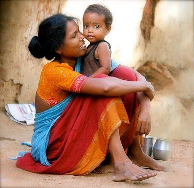 मातृत्व की टूटी-फूटी झलक's image