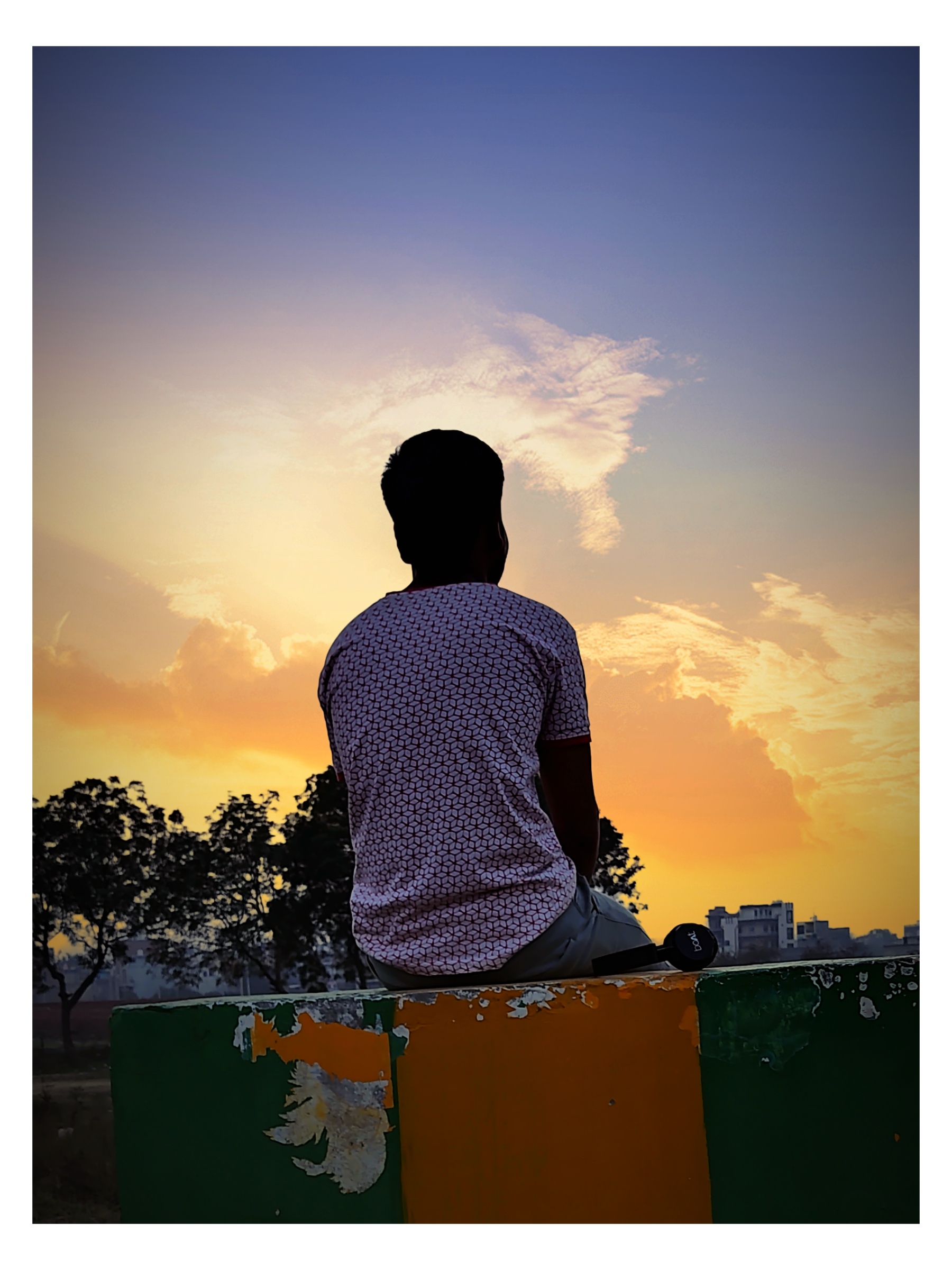 खुद को तुझसे दूर कर रहा हूँ मैं।।