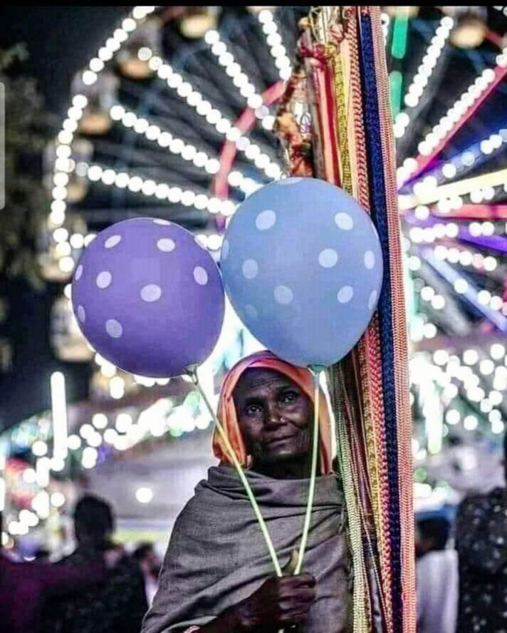 ये रौशनी की जिल्द में अंधेरी बस्तियाँ......'s image
