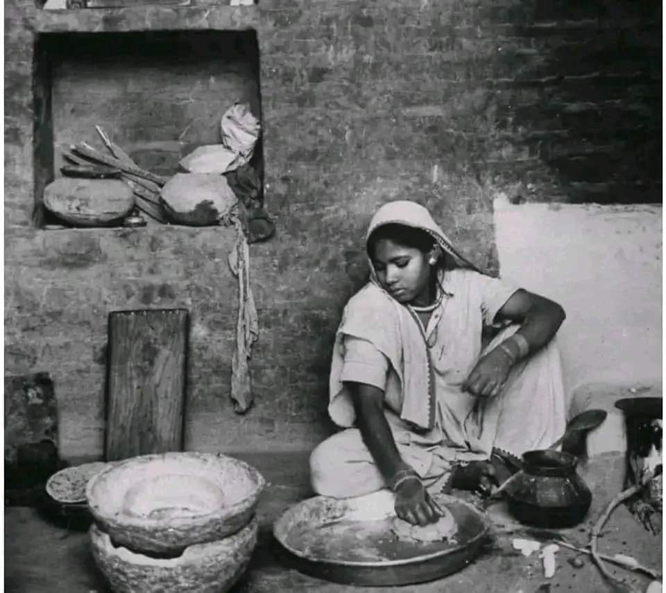 'फ़ाकों की दासतां यहाँ पर दर्ज पल-पल हो रही....''s image