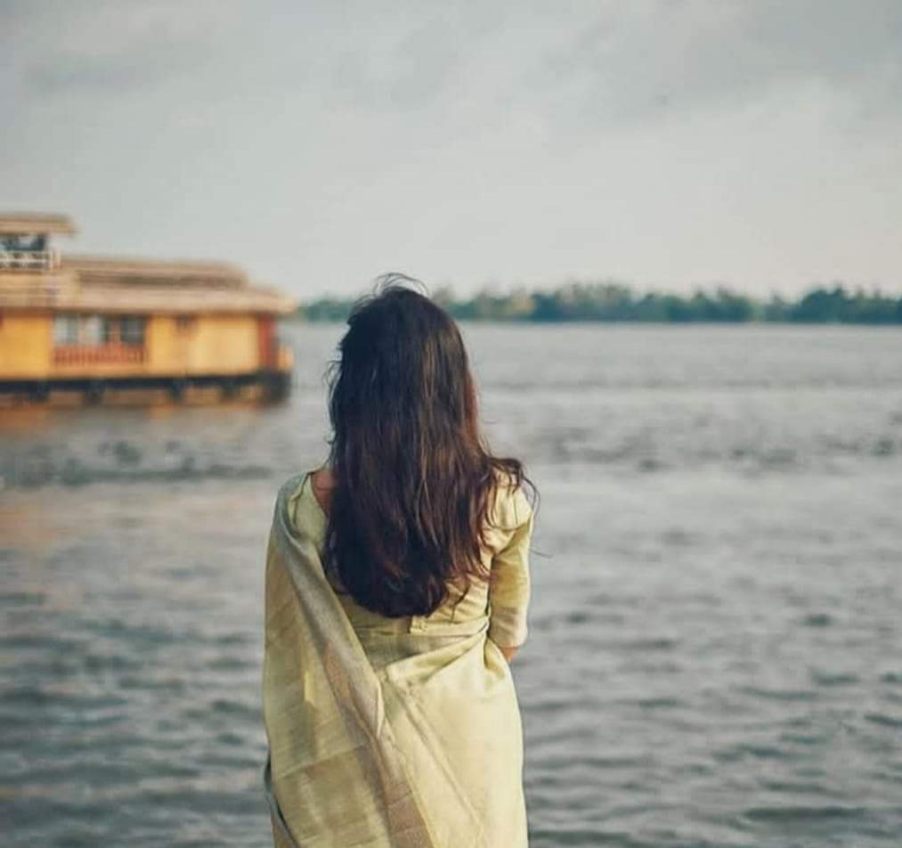 "इस अकेले द्वीप में बस दिल अकेला जल रहा...."'s image