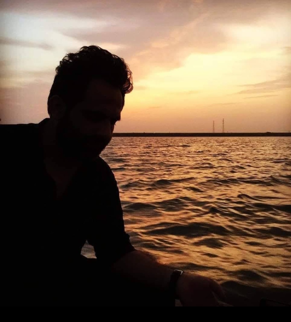 'किन्तु यादों की पुस्तक में सूखे फूल न देखे होंगे''s image