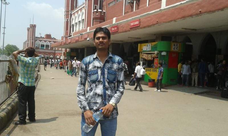 उदासी's image