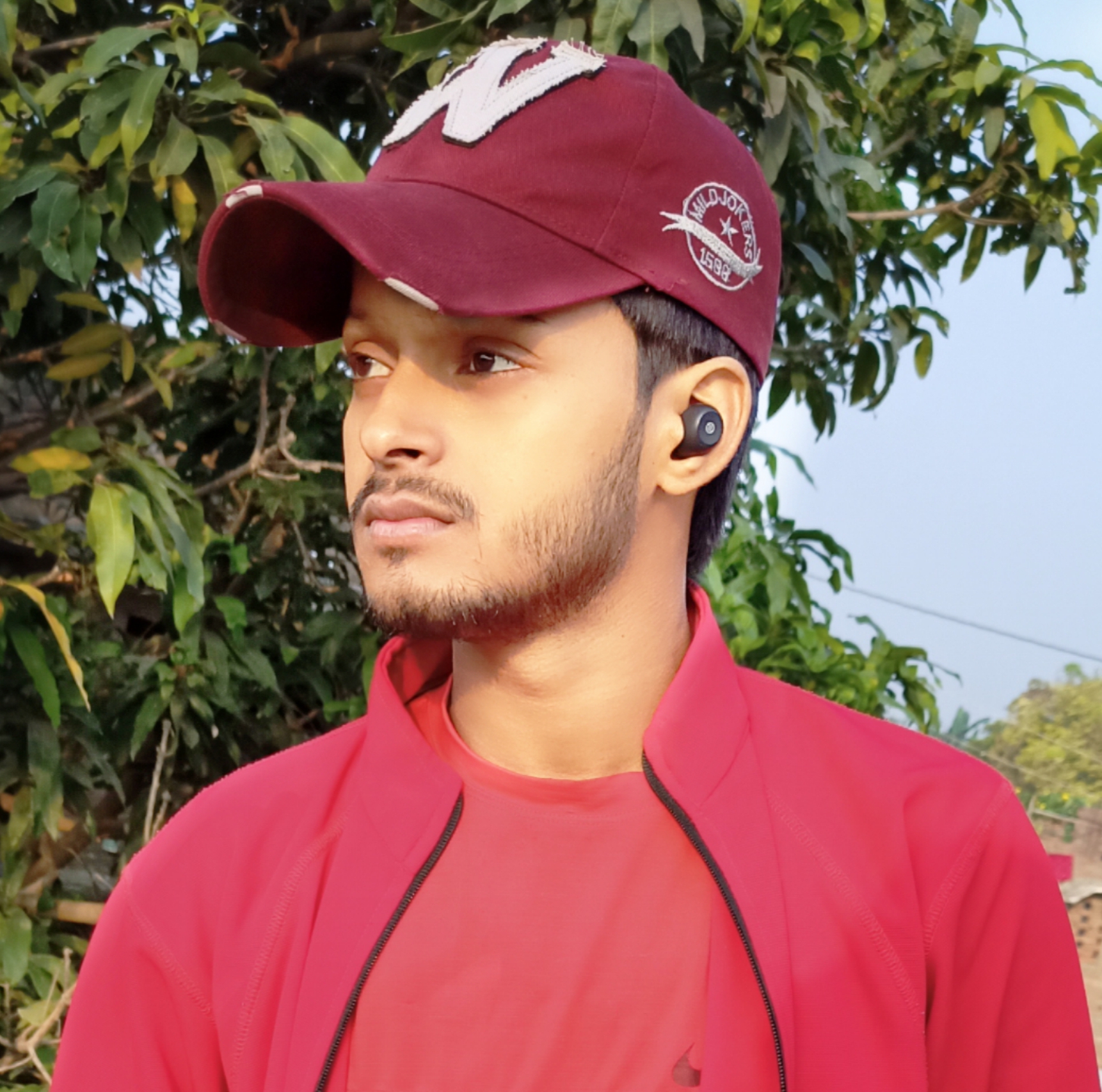 गिर जाओ तो फिर खुद संभलना भाई's image