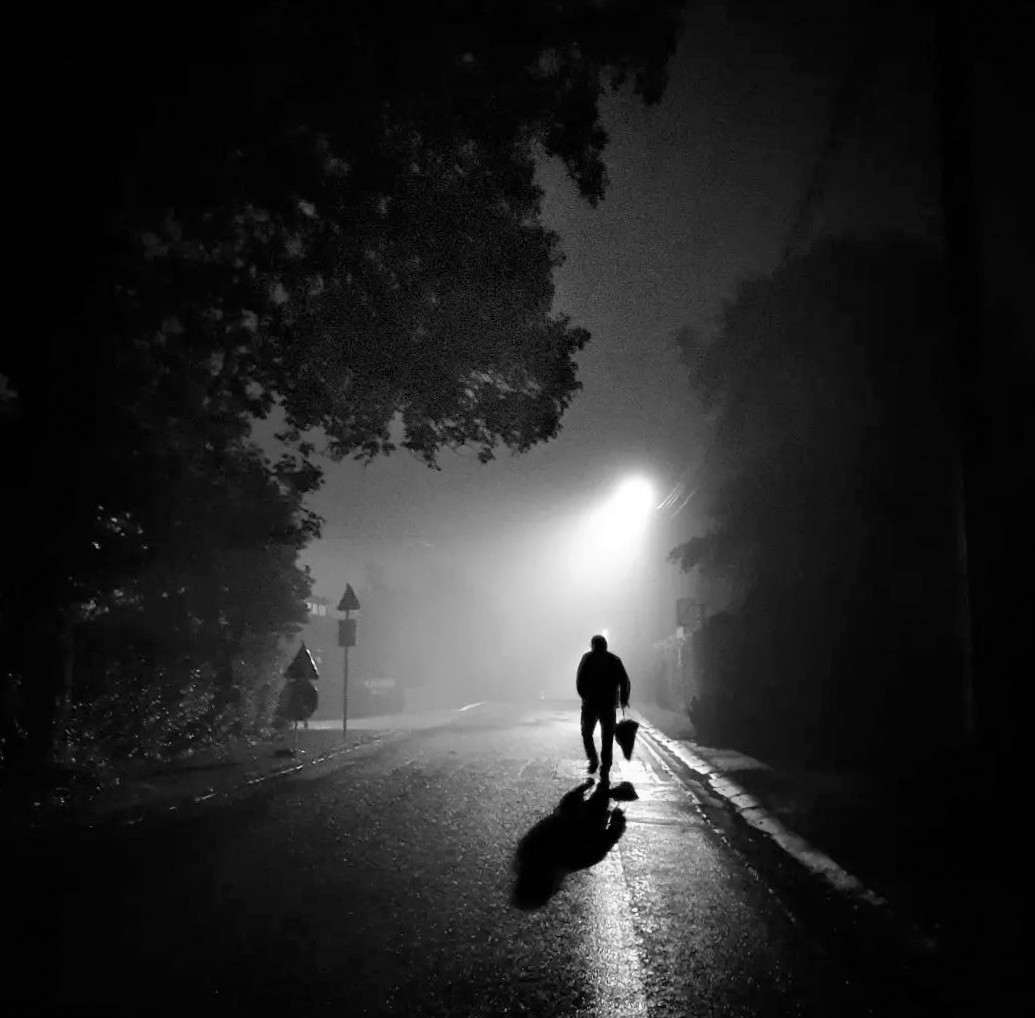 अब क्यूं नही है....'s image