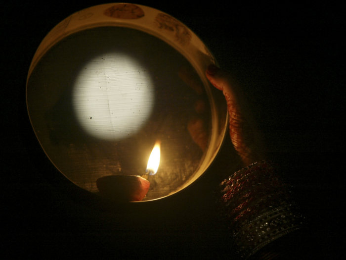 करवाचौथ का चाँद's image