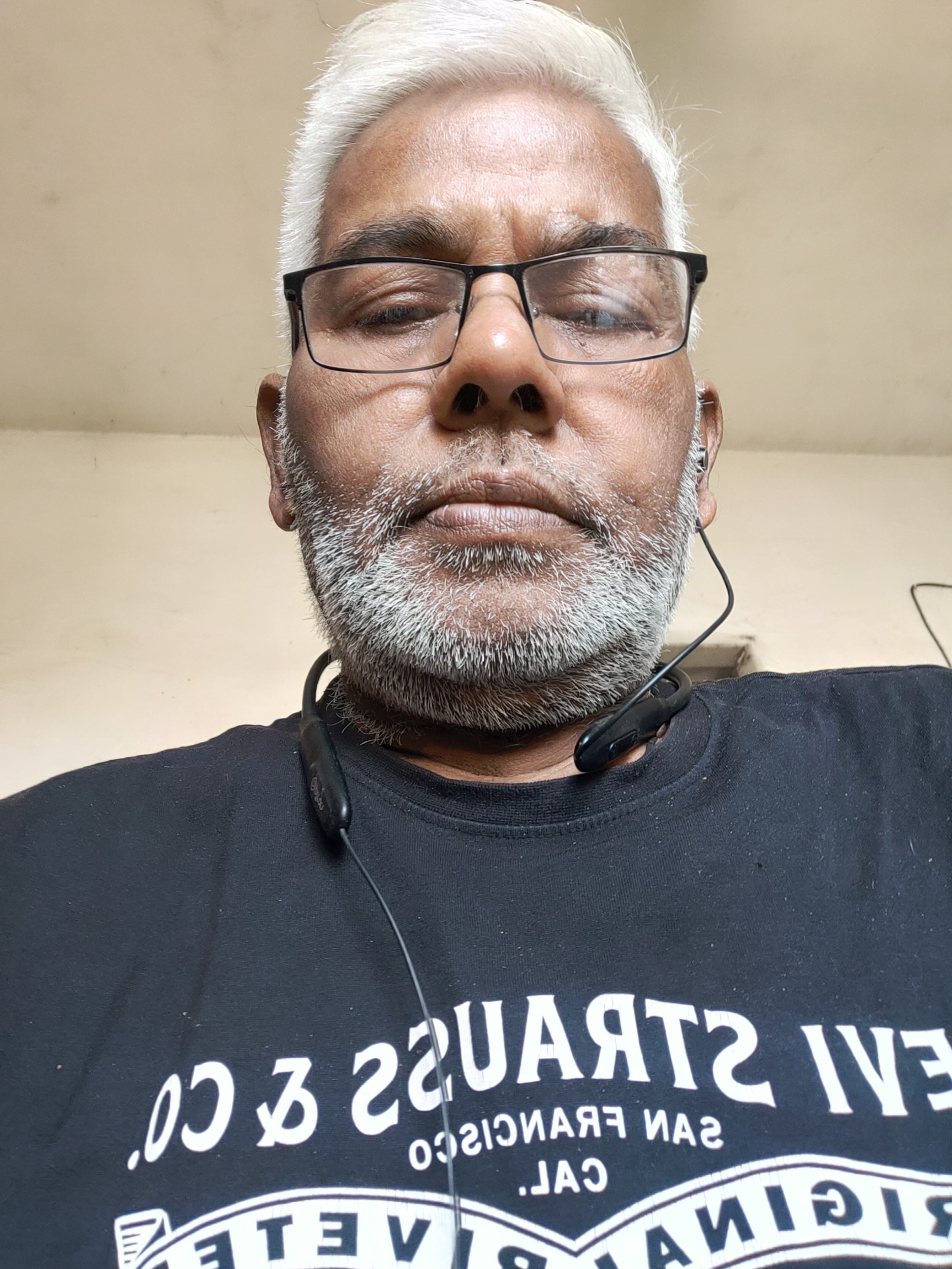 गुमनाम's image