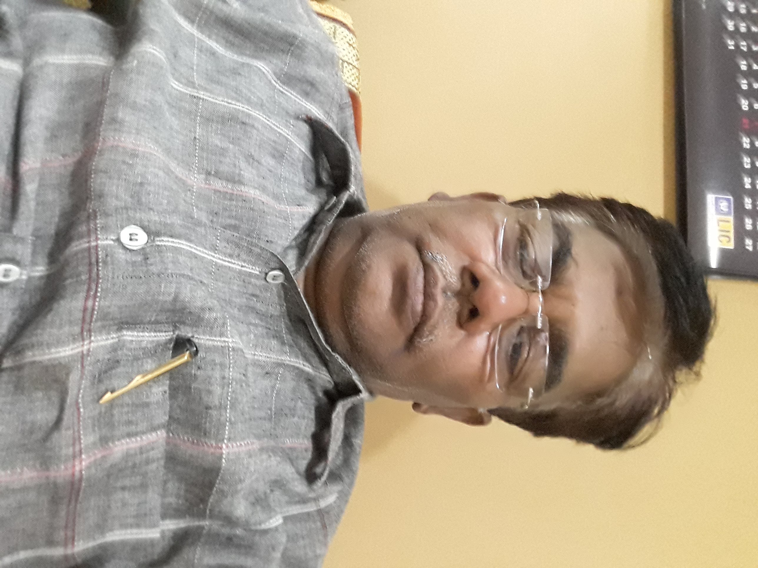 बारूद के ढेर's image