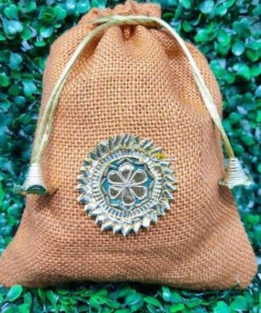 जीवन की पोटली's image