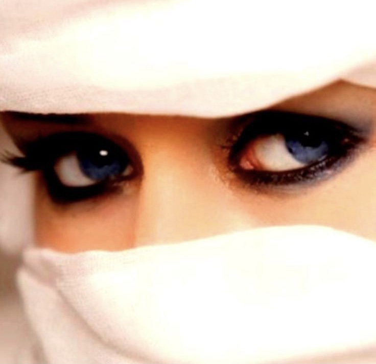 ये शोख़ियाँ ,, ये मस्तियाँ ,, निगाहों की मनमर्जियाँ ...'s image